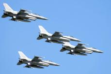 F16、ウクライナに到着　米報道、航空戦力強化へ