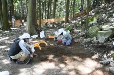 安土城で発掘調査開始、滋賀県　天主台解明へ、12月まで