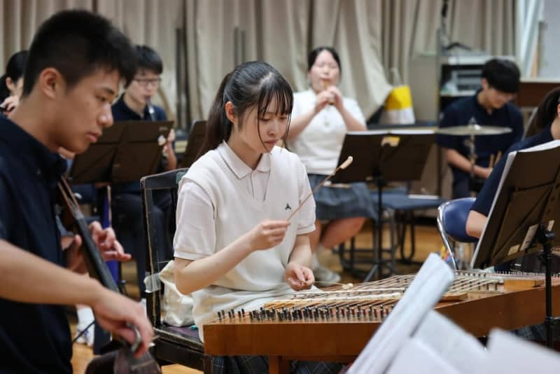 日朝友好、音色に願い込め　朝鮮学校がオーケストラ