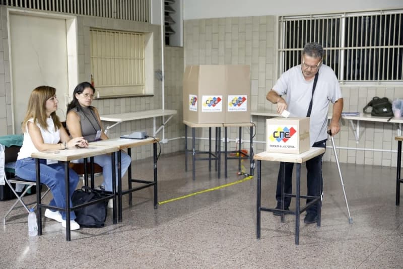 大統領選の中間集計更新　ベネズエラ、不正疑惑残る