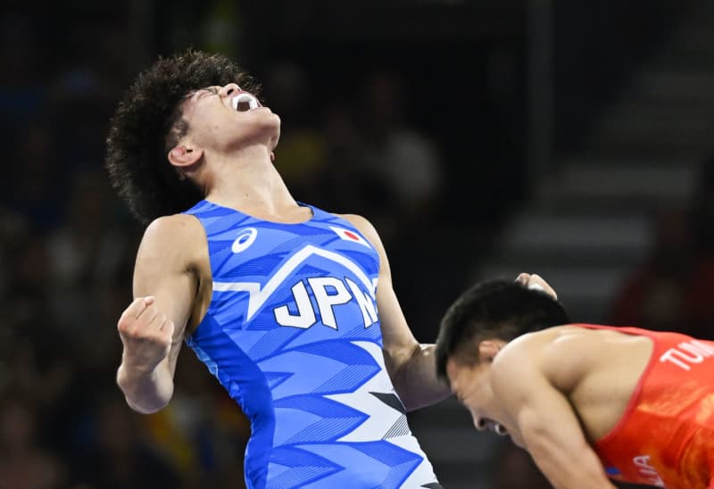 清岡が決勝進出、鏡は準決勝へ　レスリング・10日