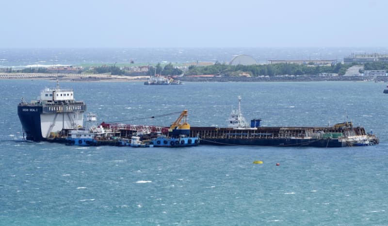 辺野古大浦湾20日にも本格工事　台風で延期、海中に金属くい打ち