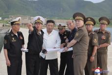 北朝鮮「大型艦の保有近い」　金正恩氏、海軍基地の拡充表明