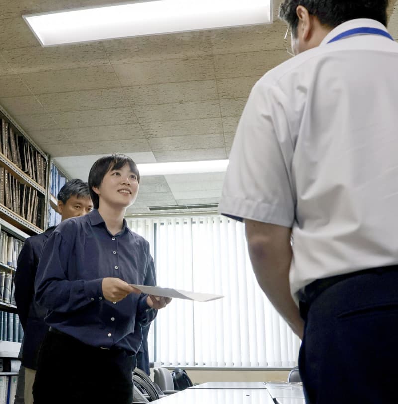 北海道警やじ訴訟、謝罪を要請　原告ら、知事や本部長に