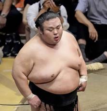 関脇貴景勝が首痛で休場　再出場せず、大関復帰消滅