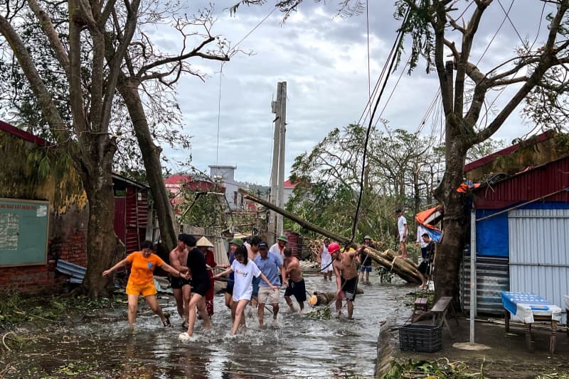 東南アジアの台風死者150人超　ハノイで洪水、被害拡大の恐れ