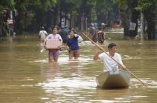 台風、ベトナム100人超不明　タイも洪水、東南アジア悪天候