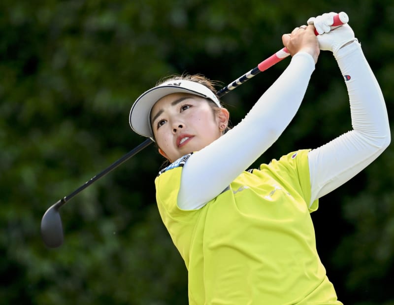 山下美夢有が首位、菅楓華2位　東海女子ゴルフ第2日