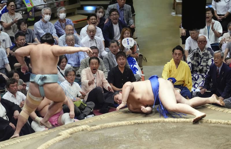 大の里11連勝、依然単独首位　2敗に霧島ら、両大関黒星