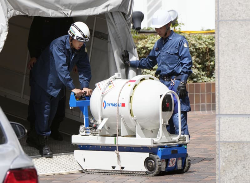 天神のビル女子トイレに不審物　従業員ら避難、繁華街は騒然