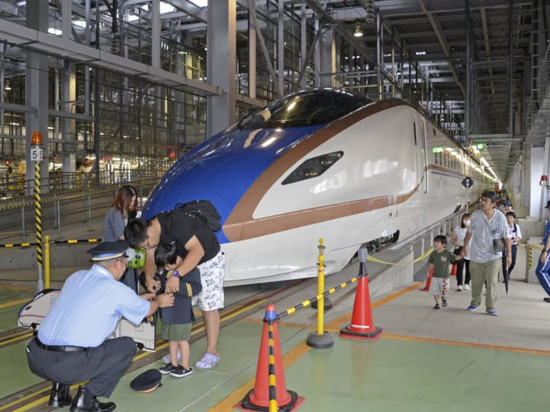 JR西、北陸新幹線の車両所公開　金沢―敦賀間の延伸開業後初