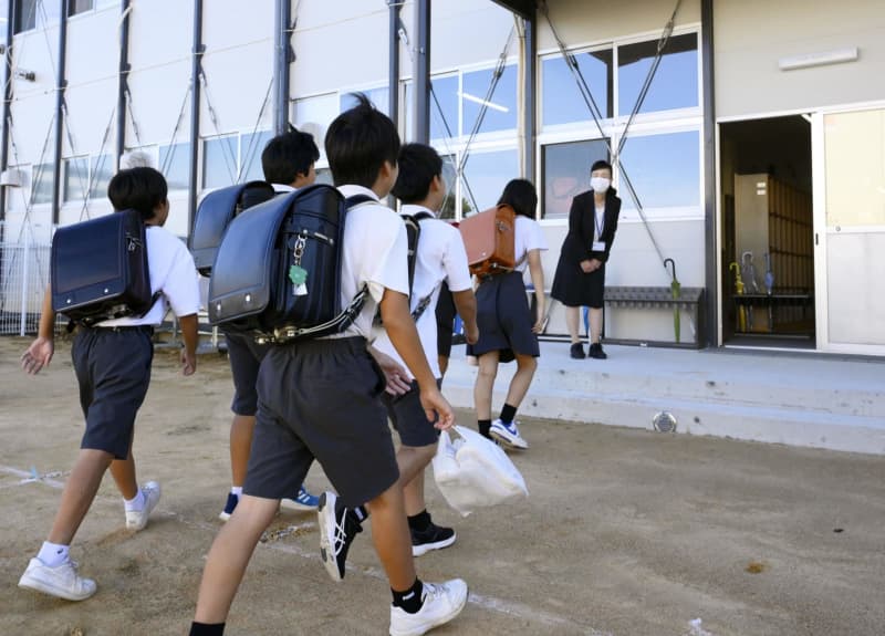 石川県輪島市で学校再開　豪雨後初登校に笑顔広がる