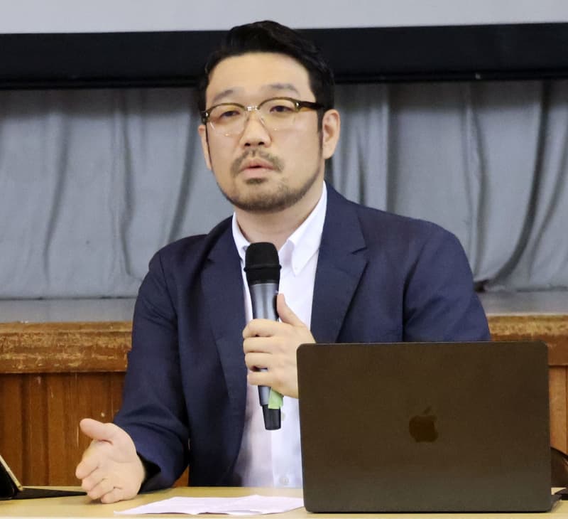 在日3世「沖縄に関心を」　群馬朝鮮学校で弁護士講演