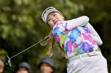 女子ゴルフ桑木らが65で首位　マスターズGCレディース第1日