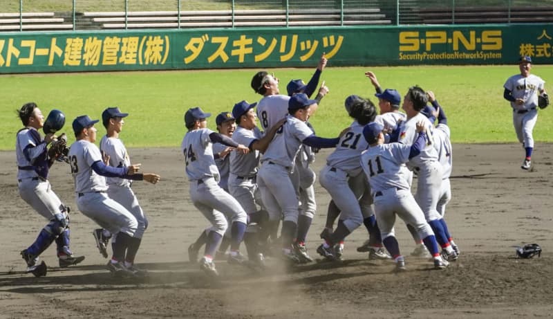 関学大が65年ぶり連覇　関西学生野球リーグ