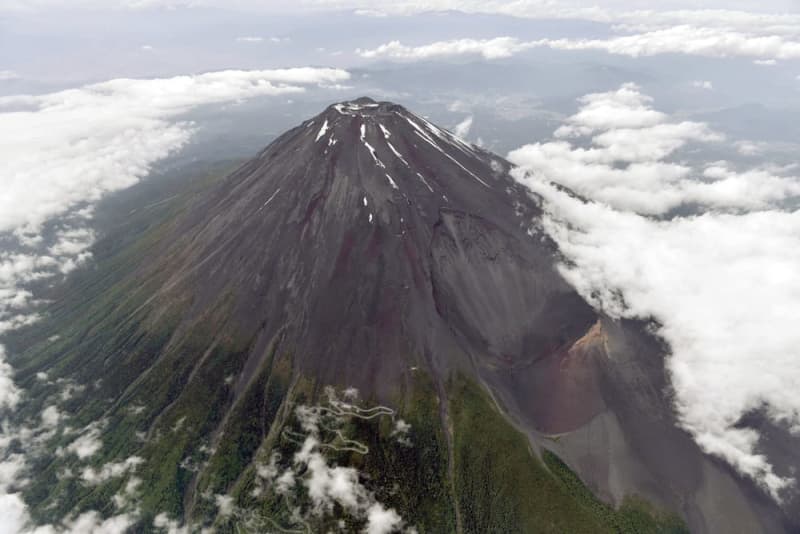 富士山降灰時「できる限り自宅」　家屋倒壊恐れ、土石流なら避難