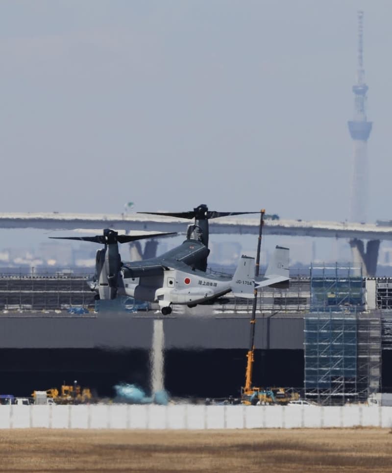 陸自オスプレイが緊急着陸　鹿児島の海自鹿屋基地