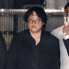 今春から店に通い始めたか　刃物持参、トラブル捜査