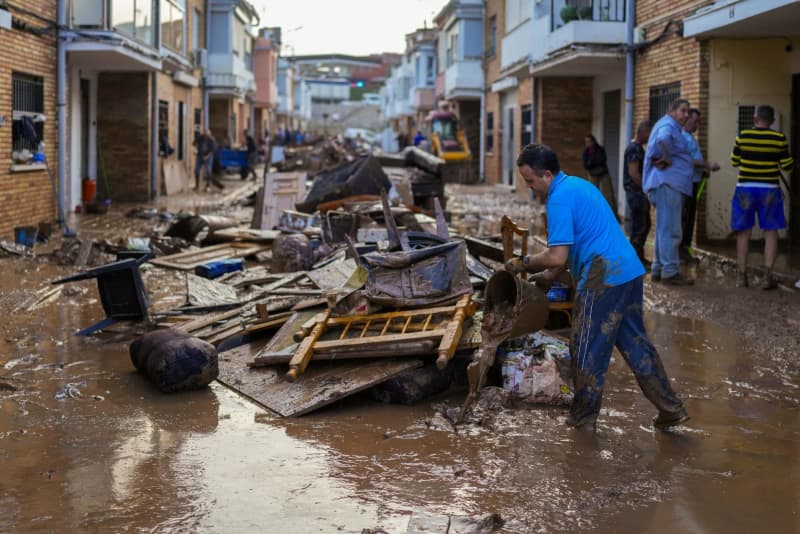 スペイン水害の死者95人に　「過去50年超で最悪」