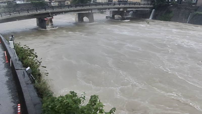 西―東日本、大雨に警戒　長崎県で線状降水帯