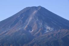 富士山で最も遅い初冠雪　高温続き要因か、甲府地方気象台