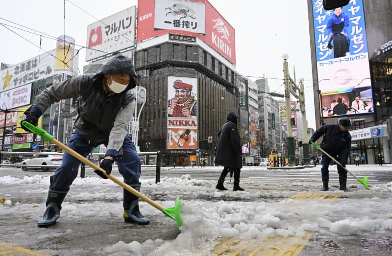 札幌で今季初の積雪　平年より6日早く