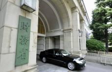 為替介入、7月に2日連続　円買いドル売り、財務省