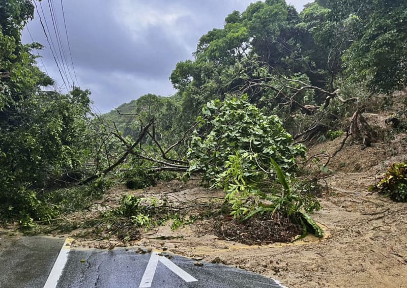 鹿児島・奄美に特別警報　11月は初、沖縄も大雨続く