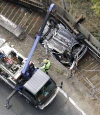 ダンプと車衝突で2人死亡、広島　1人意識不明の重体、1人重傷か