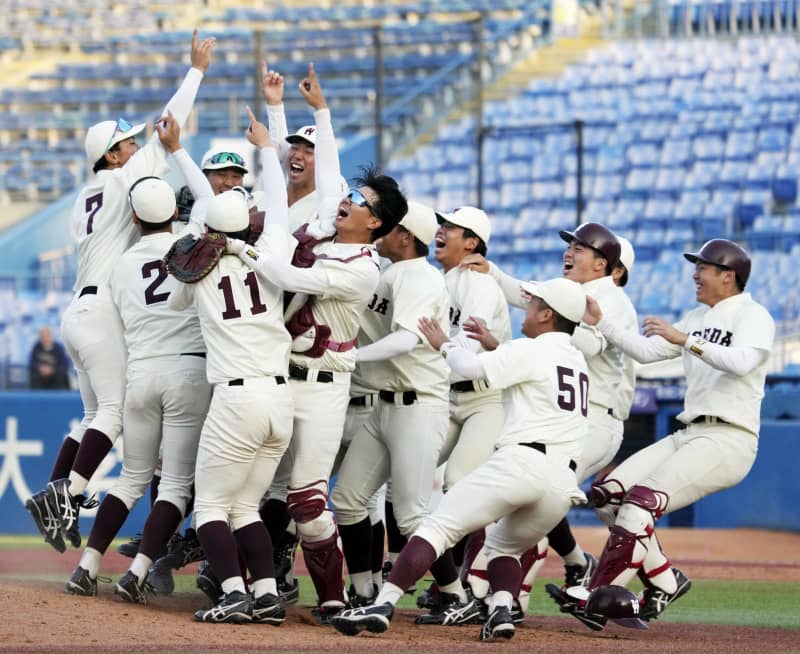 東京六大学野球、早大が春秋連覇　優勝決定戦で明大に快勝