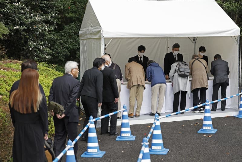 百合子さまの弔問記帳、始まる　赤坂御用地の三笠宮邸