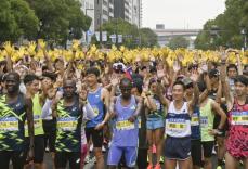 復興の街2万人駆ける　第12回神戸マラソン