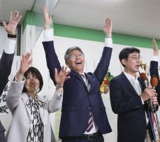 再稼働容認の柏崎市長3選確実　桜井雅浩氏が2新人破る