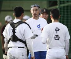 イチローさん岐阜高野球部を指導　実演を交え、細かに助言