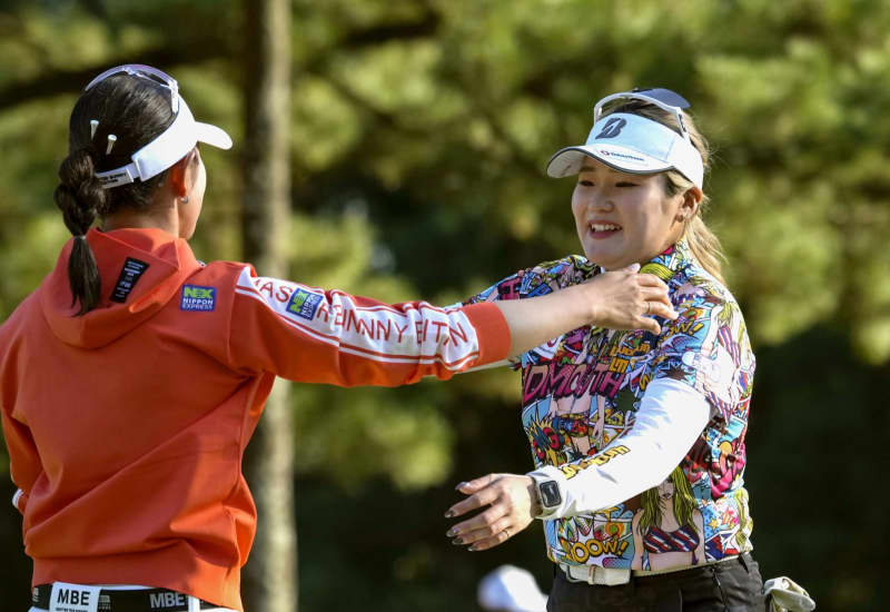 桑木志帆が単独首位守る　ツアー選手権リコー杯第2日