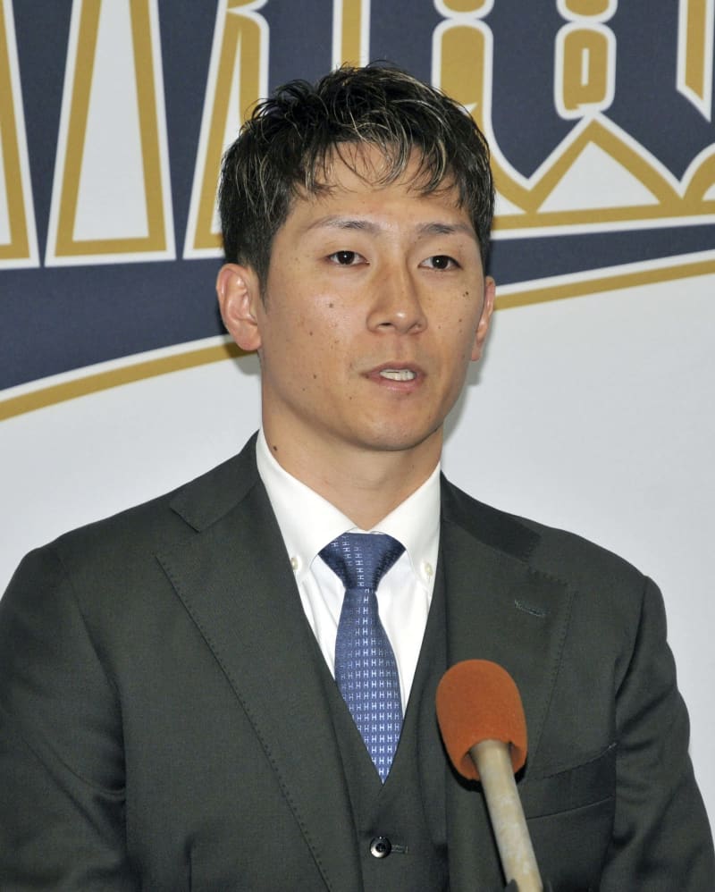 オリックス西川、3億円で更改　昨年新人王の山下は減俸