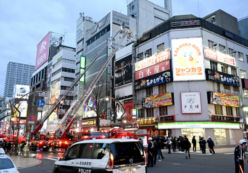 札幌でビル火災、4人負傷　ススキノ、男性1人重体