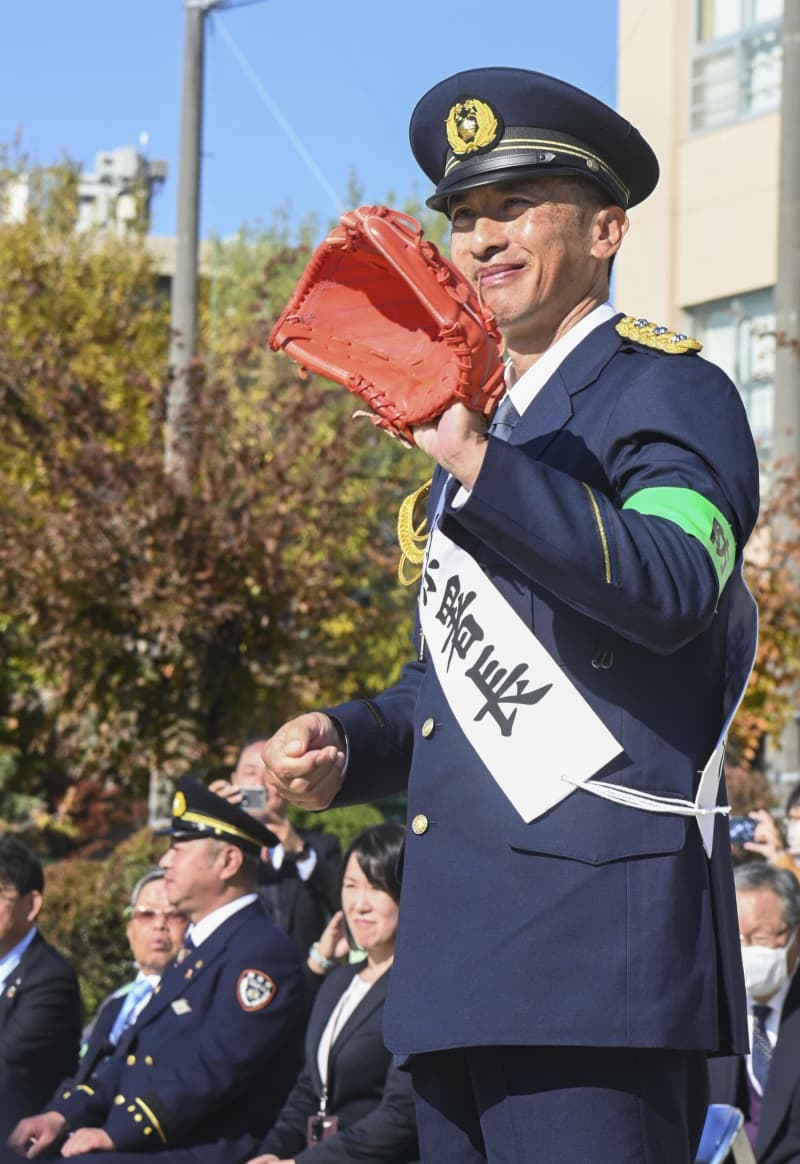 矢野元阪神監督が一日署長　野球も交通もルール守って