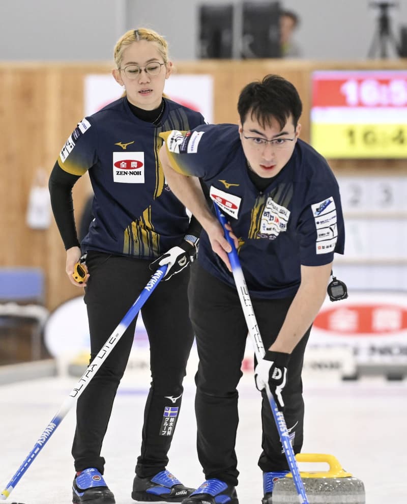 カーリング小穴・青木組が決勝へ　混合ダブルス日本選手権