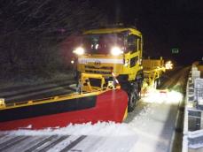 除雪車「のと里山海道」に出動　今季初、復旧工事で早めの対応