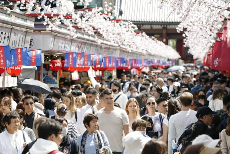 訪日客最多の3337万人　通年記録更新、来年も好調見通し