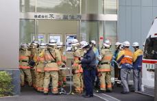 化学物質吸い24人搬送　全員軽症、東京の工場