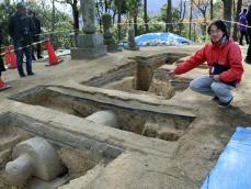 快天山3石棺は珍しい同時埋葬　香川・丸亀「重要な発見」