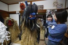 大みそかに「泣く子はいねがー」　秋田・男鹿の伝統行事ナマハゲ