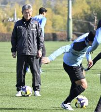 タイトル奪還「当たり前」　長谷部新監督の川崎始動