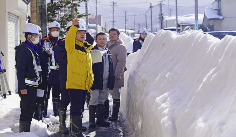 青森、大雪で災害救助法適用　県が10市町村に