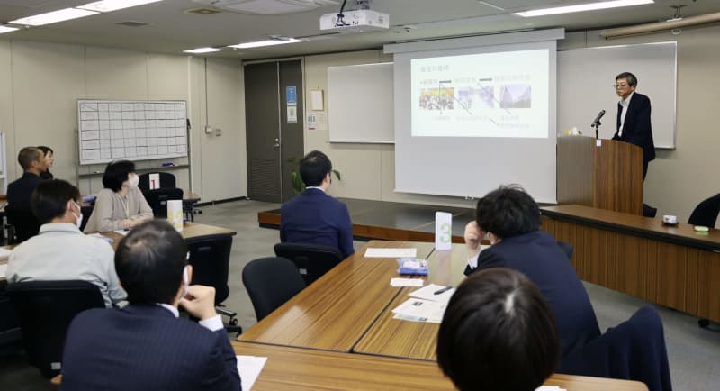 阪神大震災体験談で未来の防災を　神戸市OBらが研修