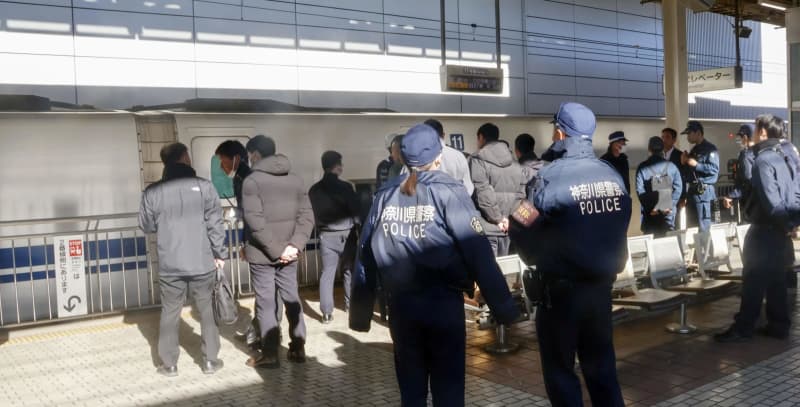 新幹線内「液体まかれた」　新横浜駅、東海道上りで