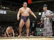 豊昇龍、王鵬下し1敗守る　大の里白星先行、琴桜2勝目