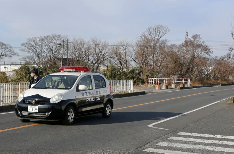 越谷の路上に血だらけの男性　3人搬送、外国人のトラブルか